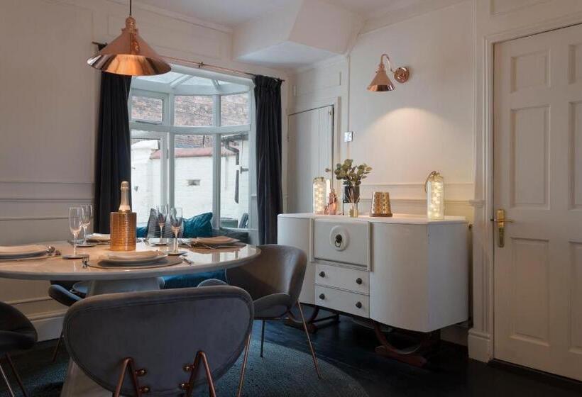 In The Heart Of Chester, Historical & Stylish