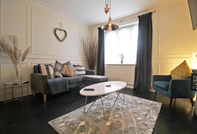 In The Heart Of Chester, Historical & Stylish