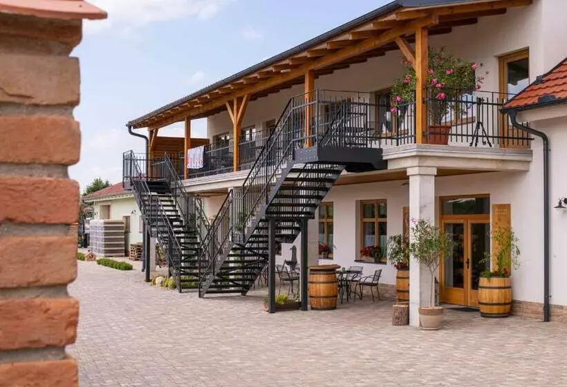 ペンション Apartmány Vinařství šebesta