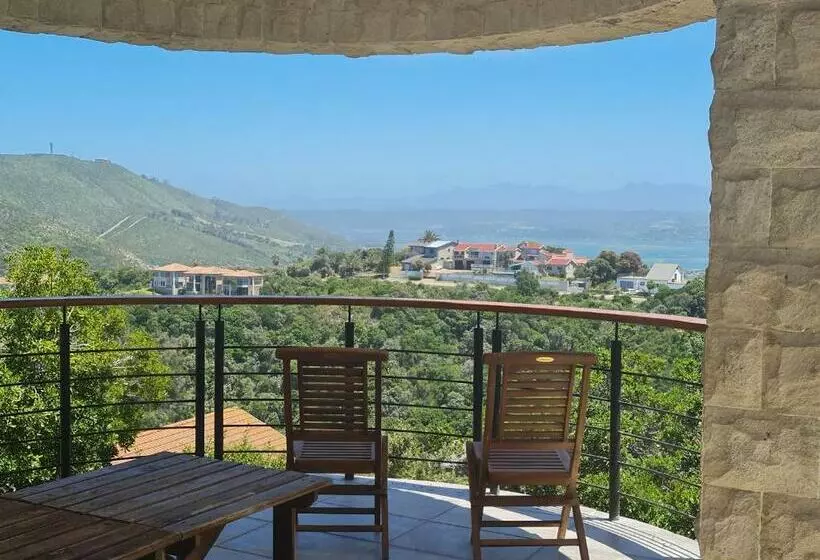 پانسیون Castle On The Heads