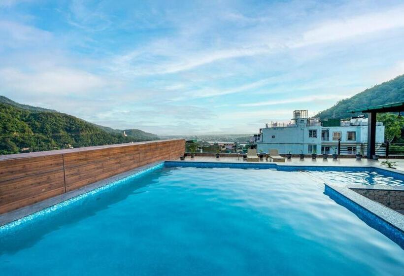 هتل Divine Lakshmi Ganga