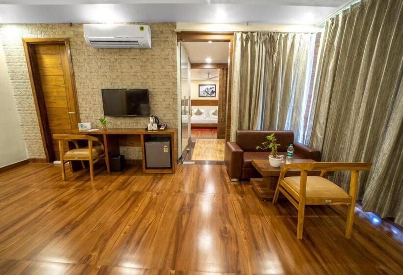 هتل Divine Lakshmi Ganga