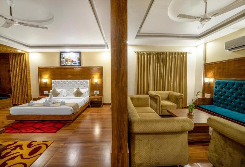 هتل Divine Lakshmi Ganga