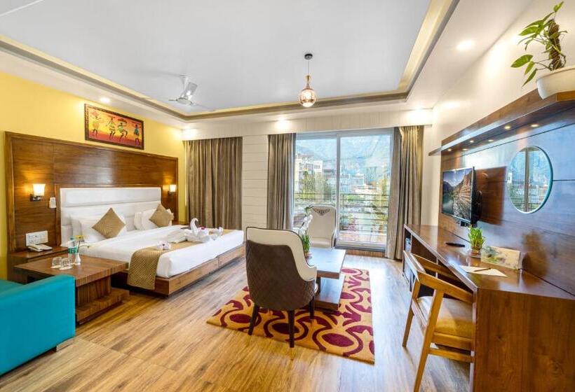 هتل Divine Lakshmi Ganga