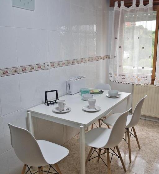 La Villa De Lore, Piso Completo Apto 6 Personas Con Garaje