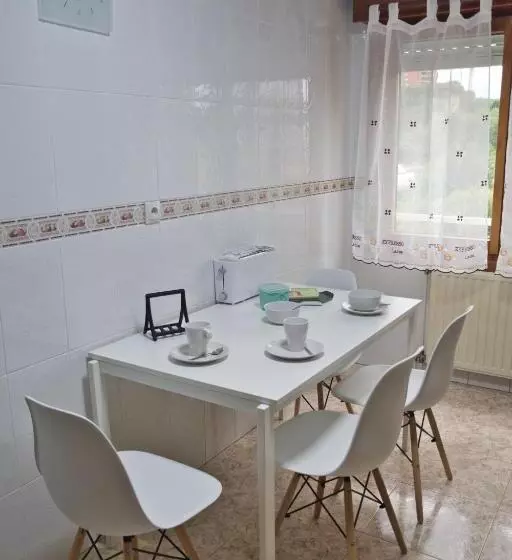 La Villa De Lore, Piso Completo Apto 6 Personas Con Garaje