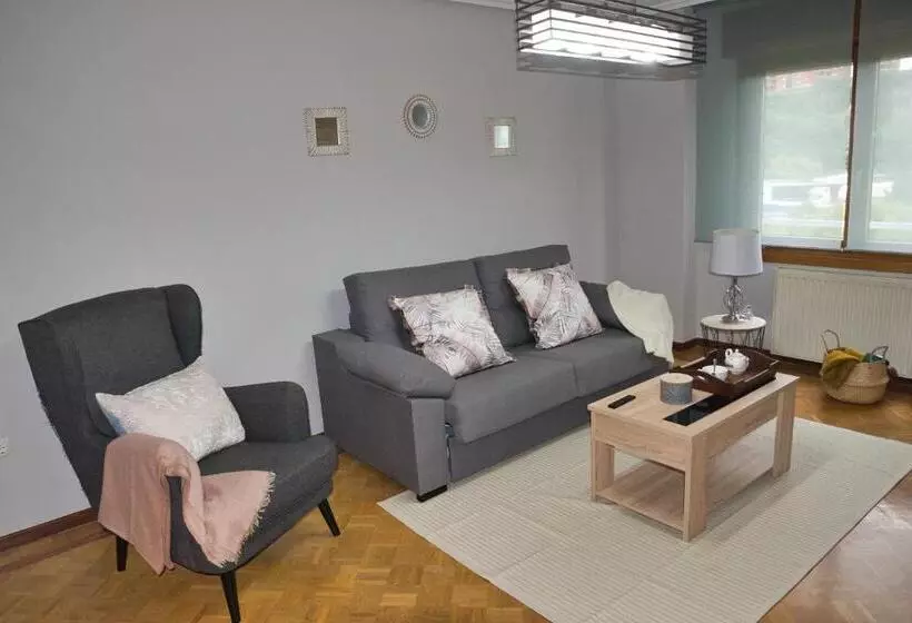 La Villa De Lore, Piso Completo Apto 6 Personas Con Garaje