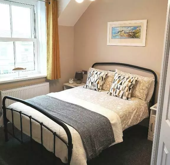 Majatalo Ivy Bank Guest House, Tenby