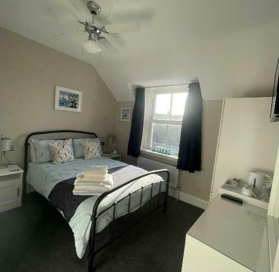 פנסיון Ivy Bank Guest House, Tenby