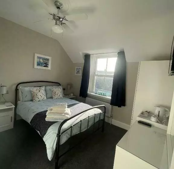 Majatalo Ivy Bank Guest House, Tenby