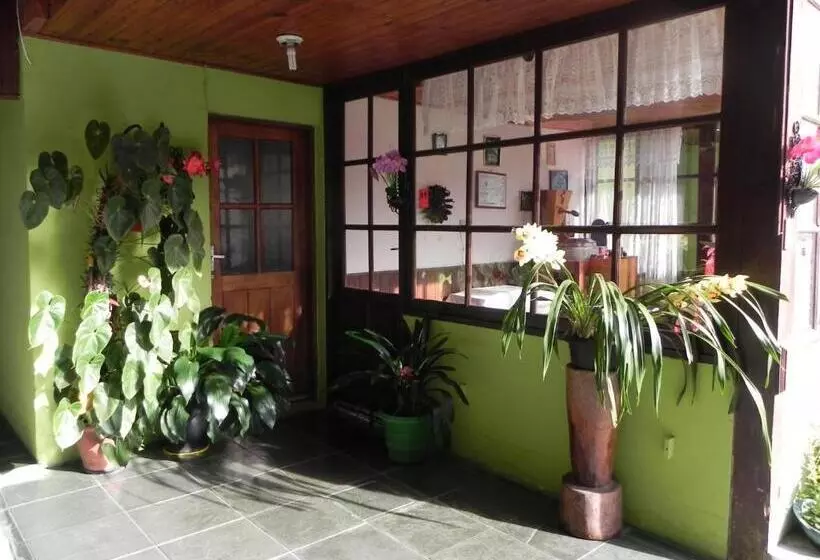 Majatalo Pousada Solar Das Flores Maringá Rj Visconde De Mauá
