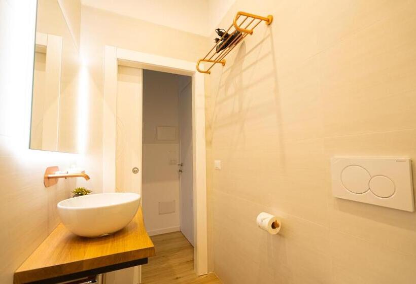 膳宿费 Sunshine Charming Houses