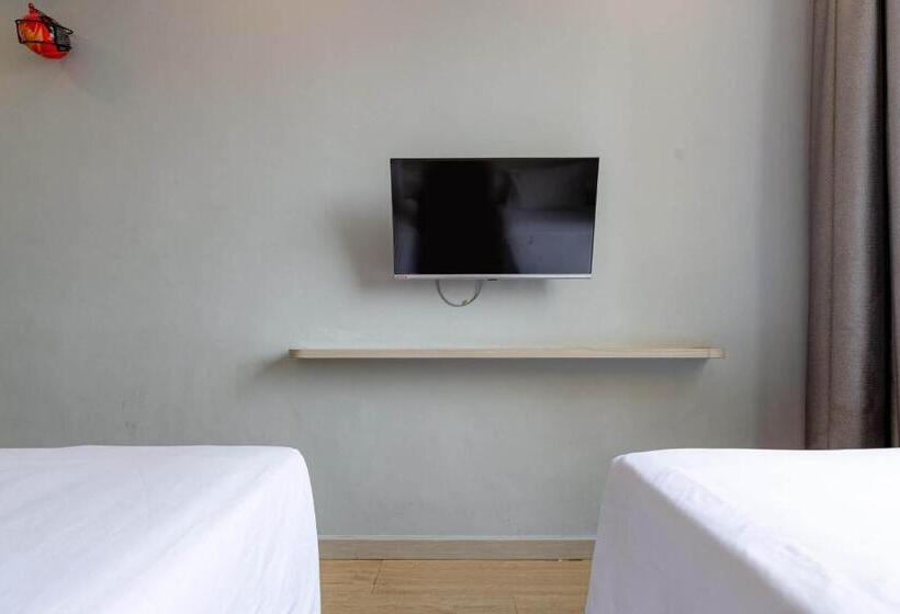 Swasana Hotel Near Plaza Medan Fair Mitra Reddoorz