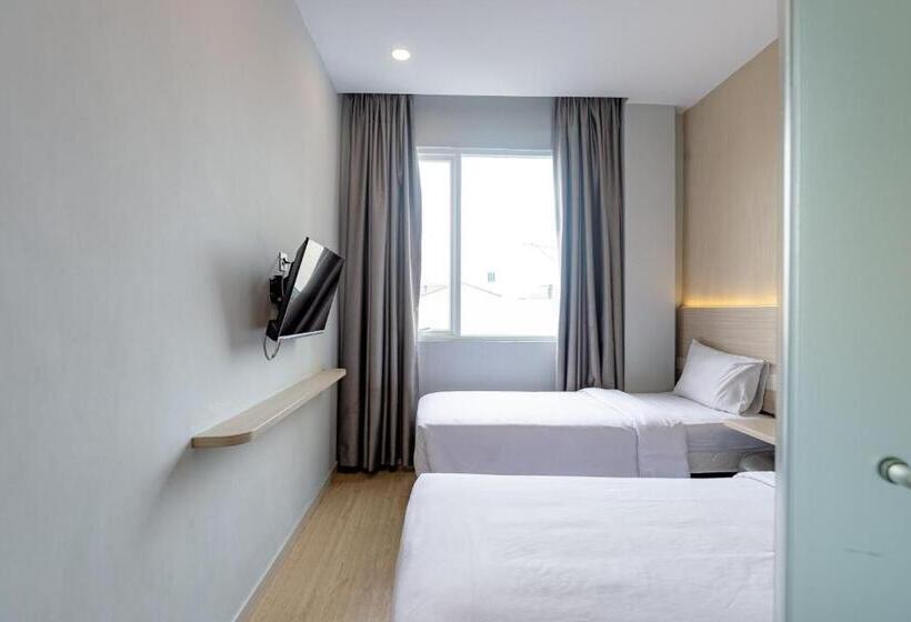 Swasana Hotel Near Plaza Medan Fair Mitra Reddoorz