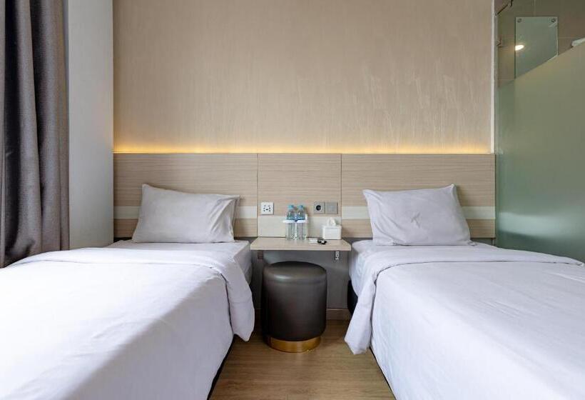 Swasana Hotel Near Plaza Medan Fair Mitra Reddoorz