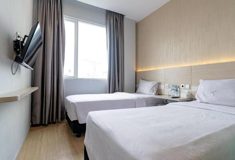 Swasana Hotel Near Plaza Medan Fair Mitra Reddoorz