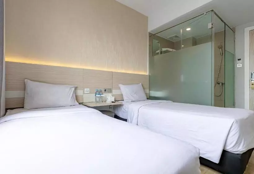 Swasana Hotel Near Plaza Medan Fair Mitra Reddoorz