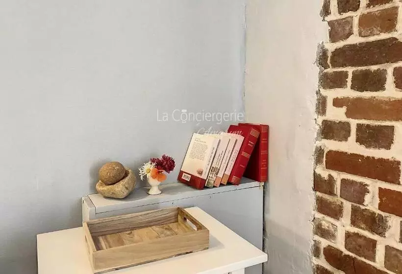 Ad 17   Escapade Ensoleillée