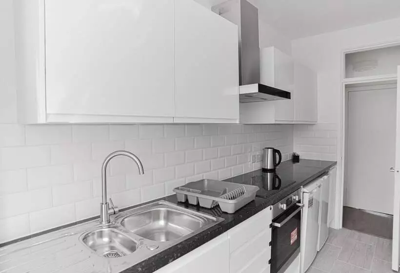 The Euston Guest House  60