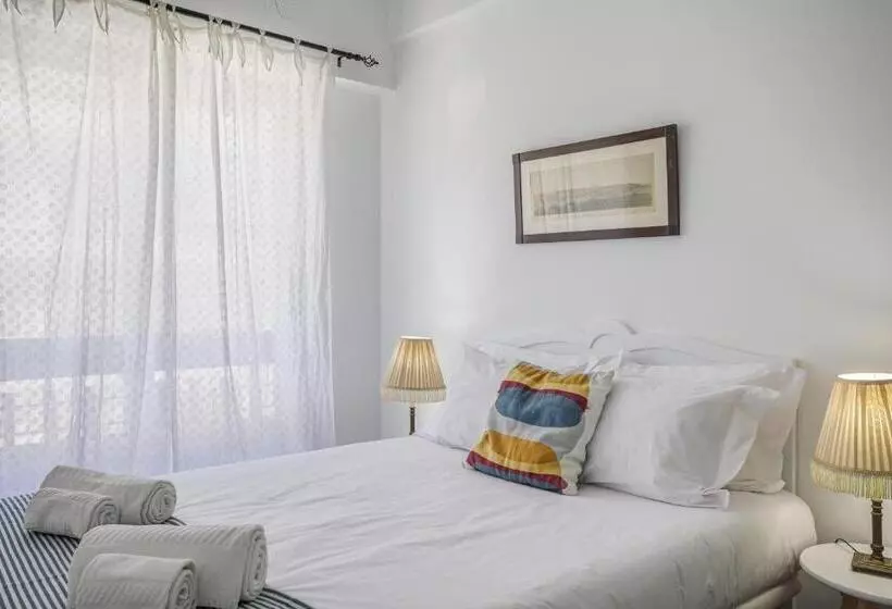 Charming Tm Flat By The Ocean With A View