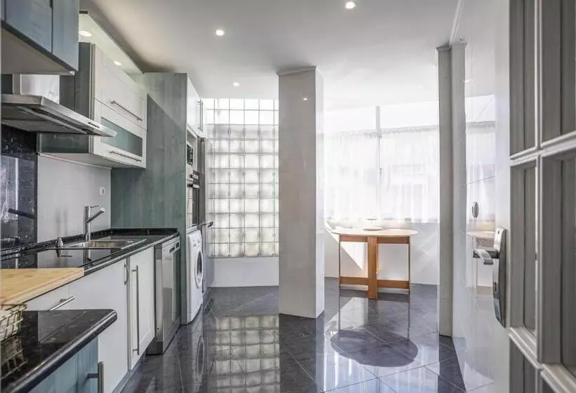 Charming Tm Flat By The Ocean With A View
