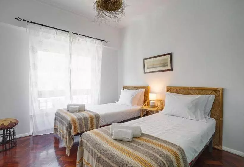Charming Tm Flat By The Ocean With A View