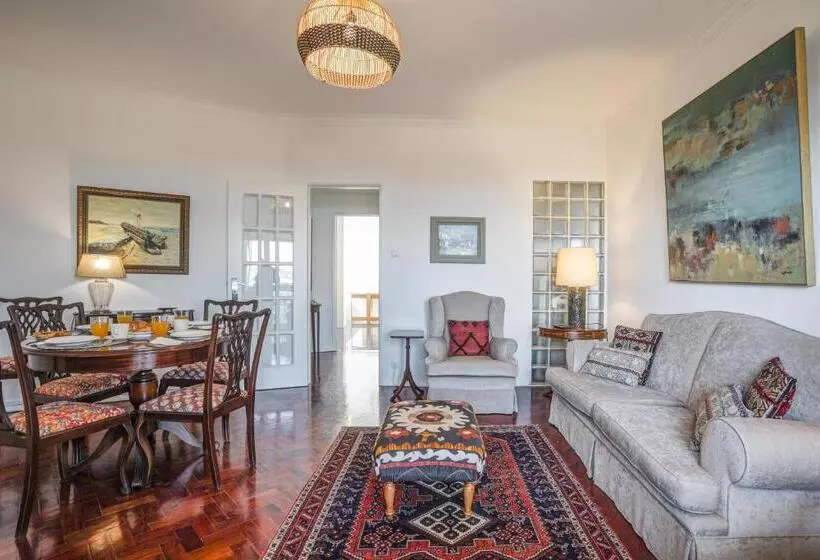 Charming Tm Flat By The Ocean With A View