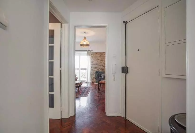 Charming Tm Flat By The Ocean With A View
