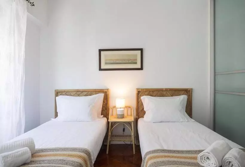Charming Tm Flat By The Ocean With A View
