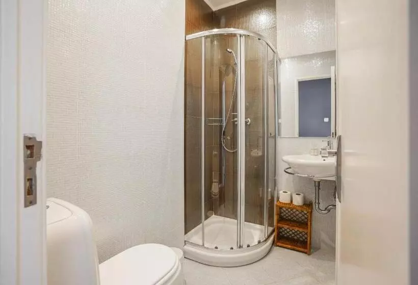 Charming Tm Flat By The Ocean With A View