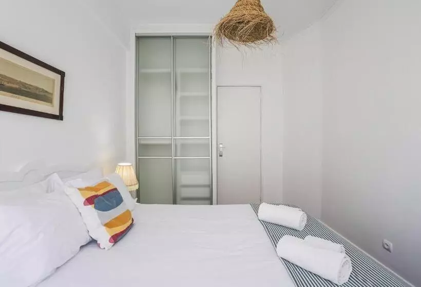 Charming Tm Flat By The Ocean With A View