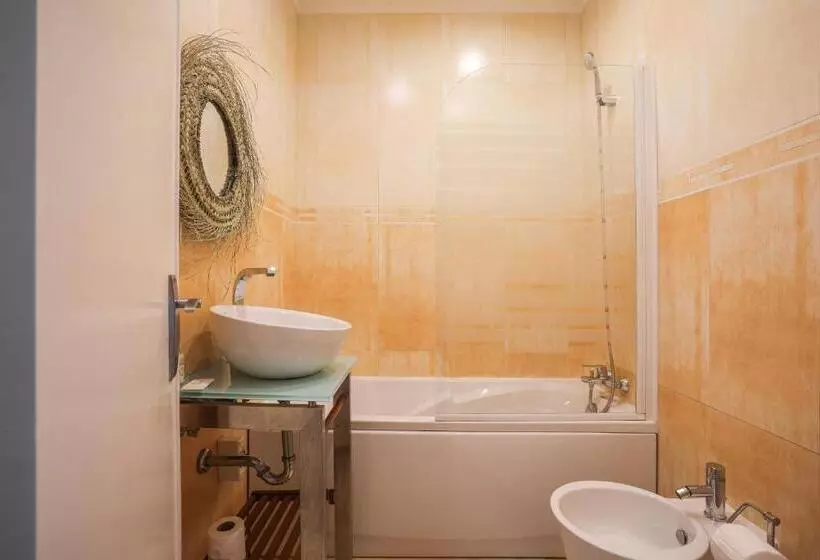 Charming Tm Flat By The Ocean With A View