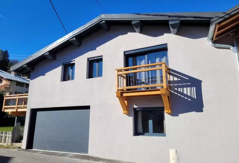 Gîteduruisseau73, Heart Of French Alps Paradiski, Maison Entière 80m2 Au Calme, 2 Chambres 2 Salles