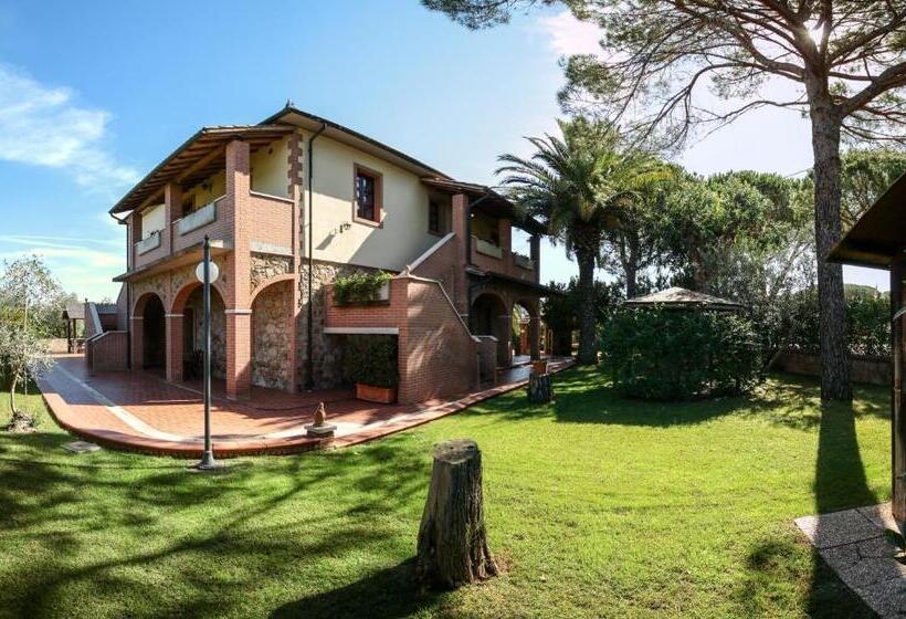 فندق Agriturismo Villa Isa