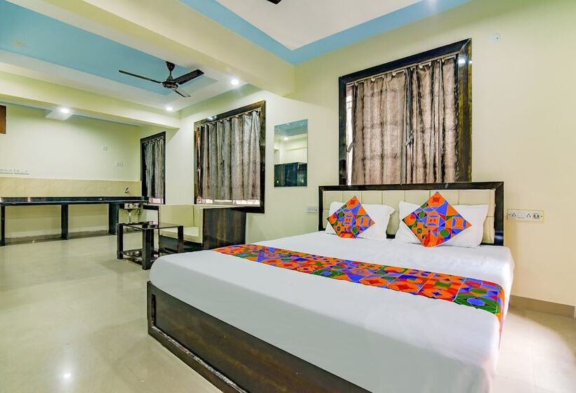 בית מלון כפרי Fab Sharma Inn