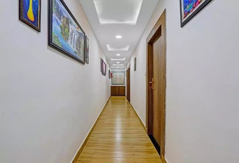 ホテル Oyo 85289  Raffles