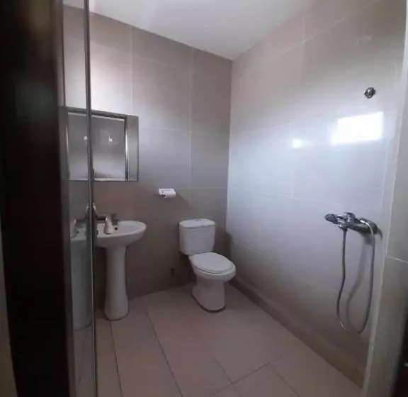 ホテル Oyo Home 90435 Sena Home Homestay #819