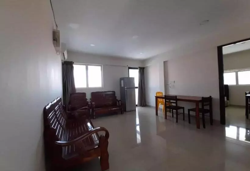 ホテル Oyo Home 90435 Sena Home Homestay #819