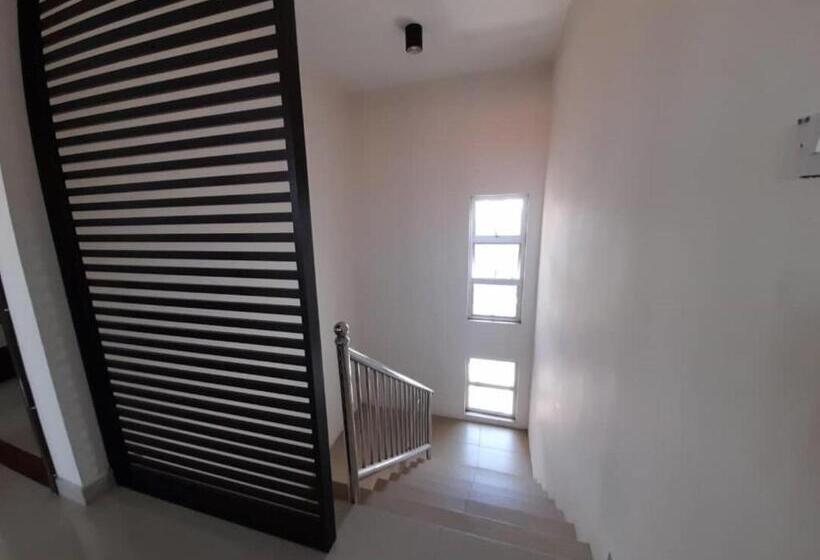 酒店 Oyo Home 90435 Sena Home Homestay #819