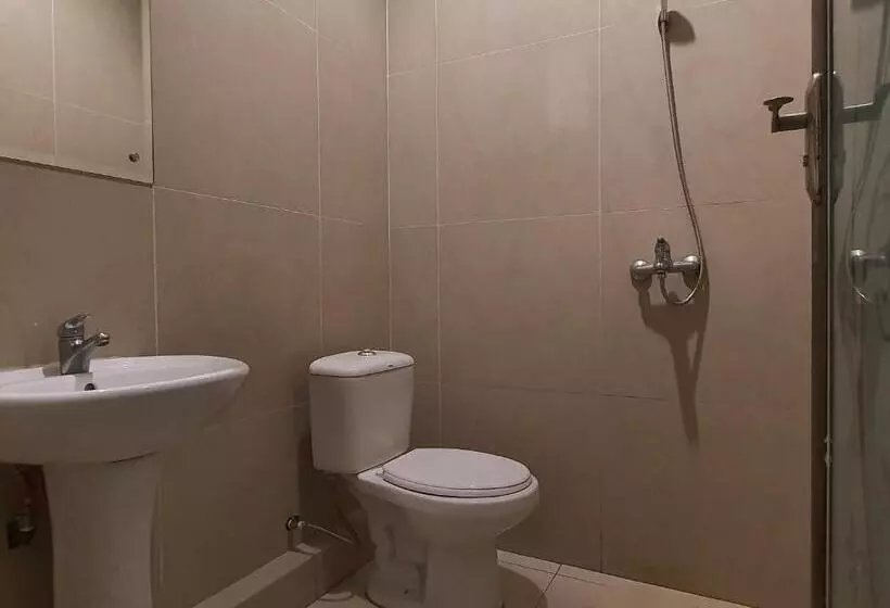 ホテル Oyo Home 90435 Sena Home Homestay #819