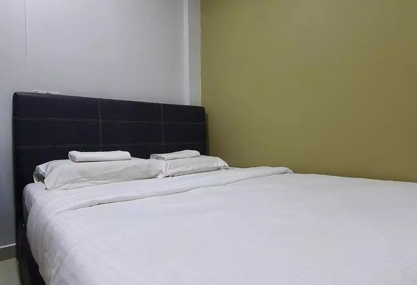 ホテル Oyo Home 90435 Sena Home Homestay #819