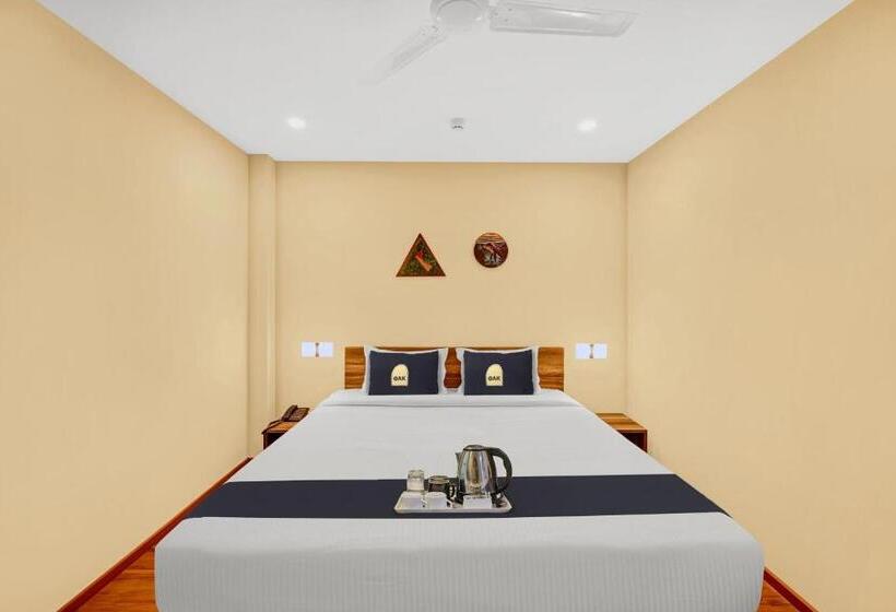 هتل Super Townhouse Oak Hillside Aqua