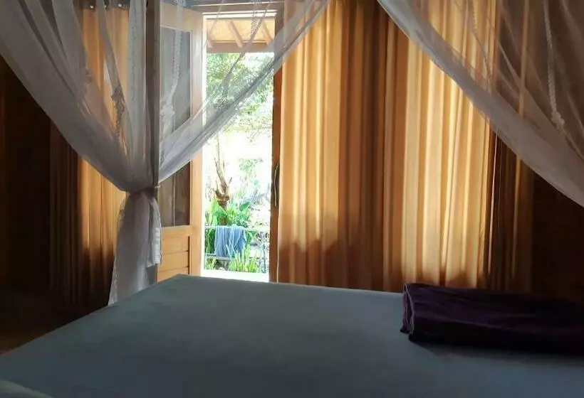 Majatalo Friend House Stay & Surf