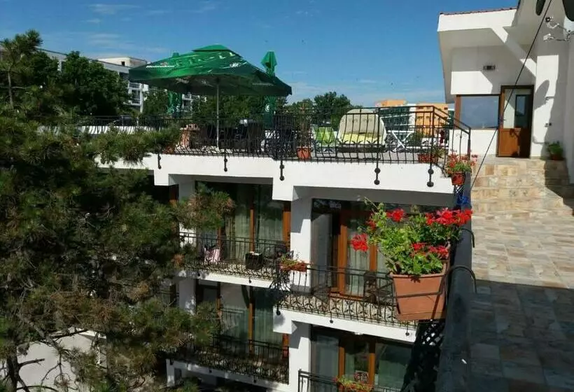 پانسیون Vila Pe Plaja Nr 9