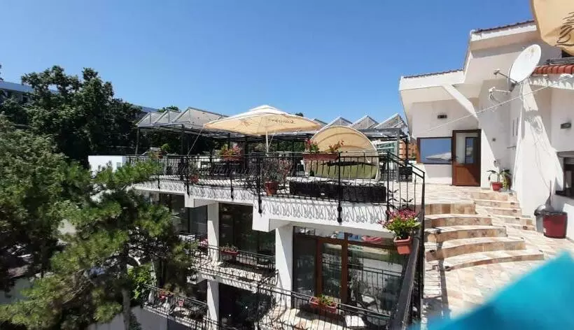 پانسیون Vila Pe Plaja Nr 9