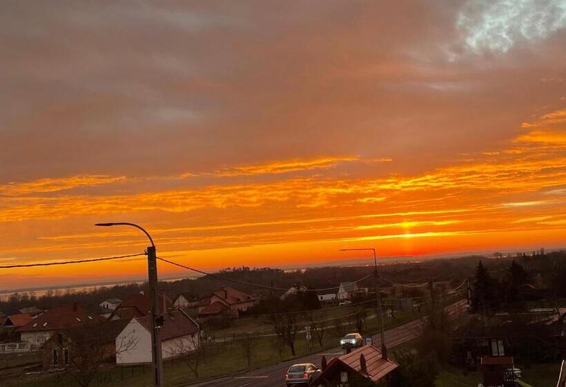 Platán Apartmanház