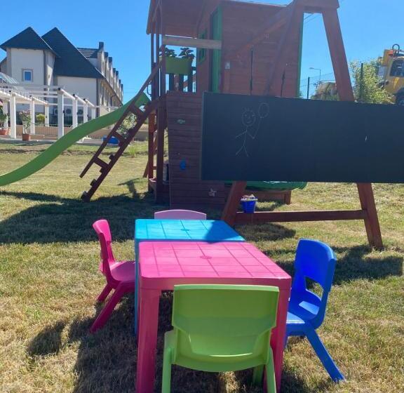 Platán Apartmanház