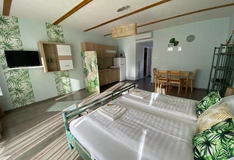 Platán Apartmanház