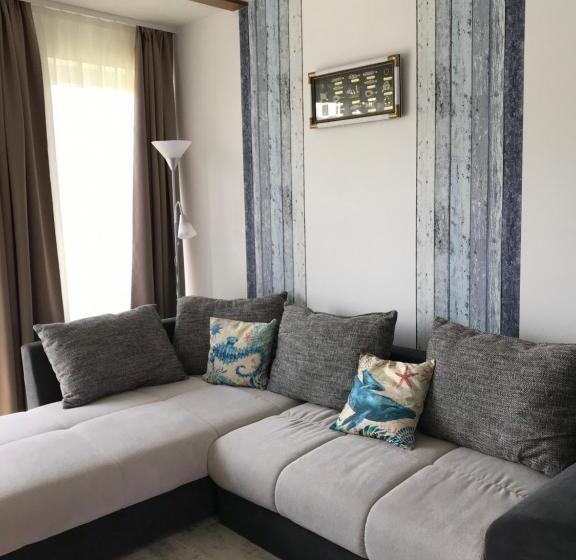 Platán Apartmanház