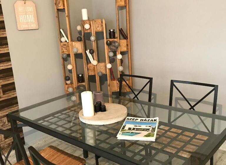 Platán Apartmanház